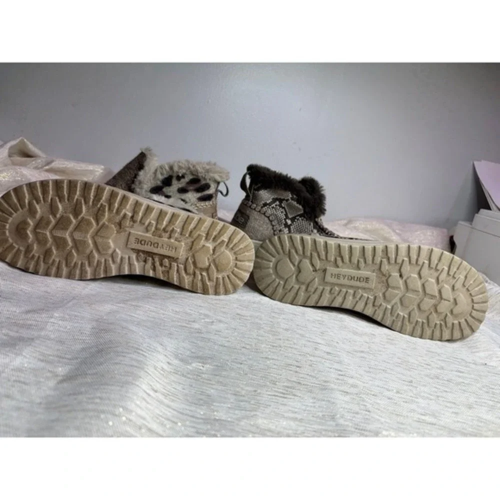 2 pairs‎ of hey dude bundle size 5